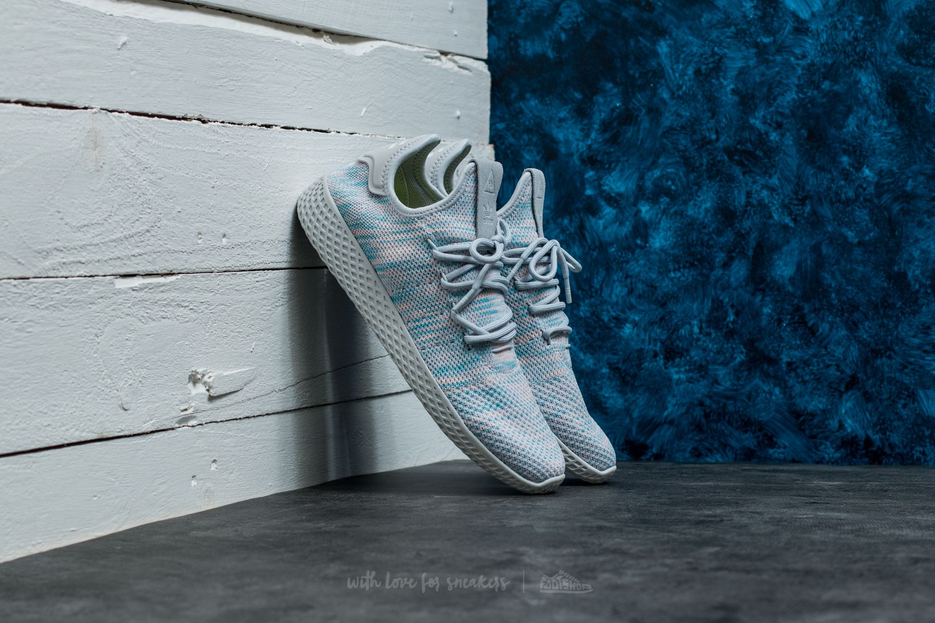 adidas Pharrell Williams Tennis HU Light Blue/ Light Blue 38 adidas Pharrell Williams Tennis HU Light Blue/ Light Blue 38