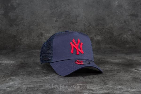 New Era 9Forty League Essential New York Yankees Trucker Navy/ Red