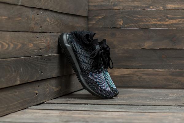 adidas Swift Run Primeknit Core Black/ Grey Five/ Core Black
