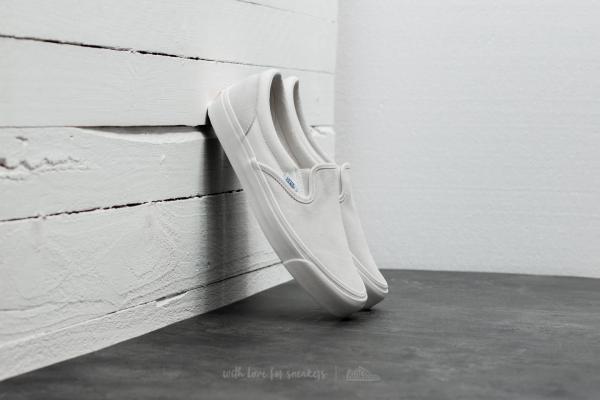Vans OG Classic Slip-On (Suede/ Canvas) Egret/ Cloud Dancer