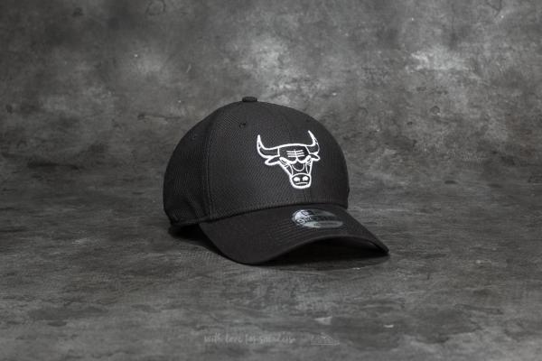 New Era 9Forty Diamond Era Essential Chicago Bulls Cap Black/ White