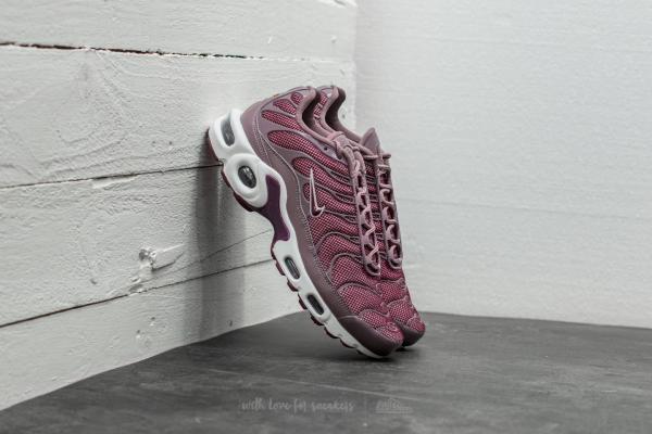 Nike Wmns Air Max Plus Taupe Grey/ Bordeaux-Silt Red