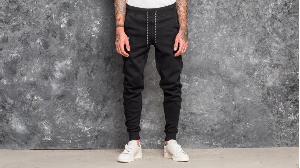 New Era Tech Series Oakland Raiders Jogger Black