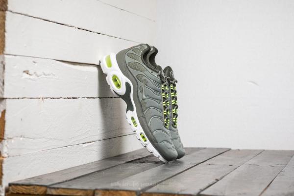 Nike Air Max Plus SE Cargo Khaki/ Dark Stucco