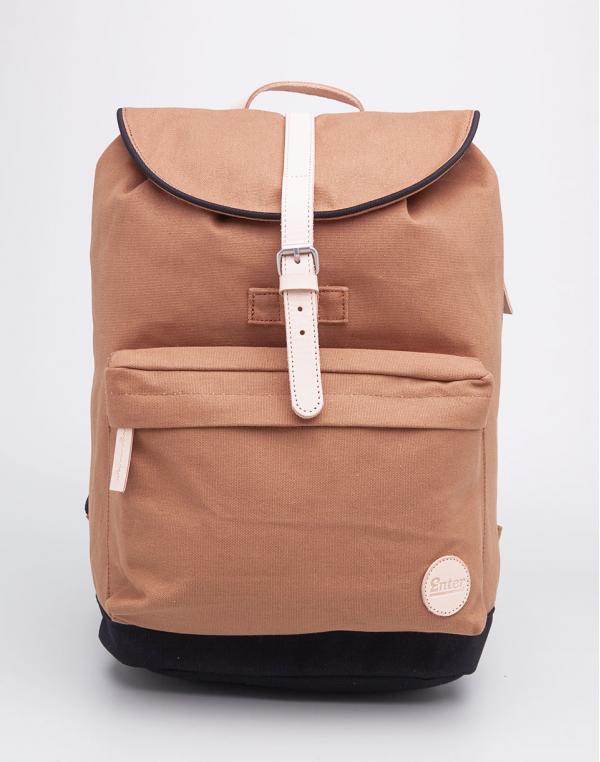 Batoh Enter Day Hiker Backpack Lite Caramel Brown / Black Base / Natural Leather