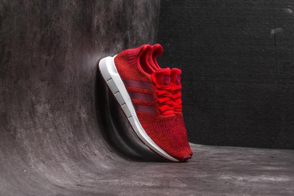adidas Swift Run Red/ Collegiate Burgundy/ Ftw White